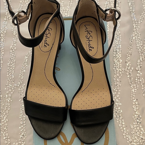 Life Stride Averly Black Women's Heeled Sandals size 7 - Picture 4 of 4